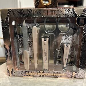 Paris Hilton 7-Piece Manicure Set - Beige with Case.